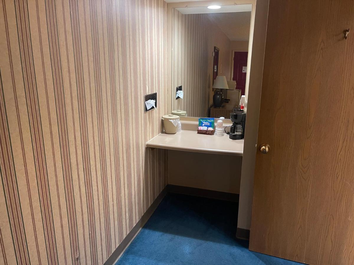 Dollinger'S Motor Inn Albion Zewnętrze zdjęcie
